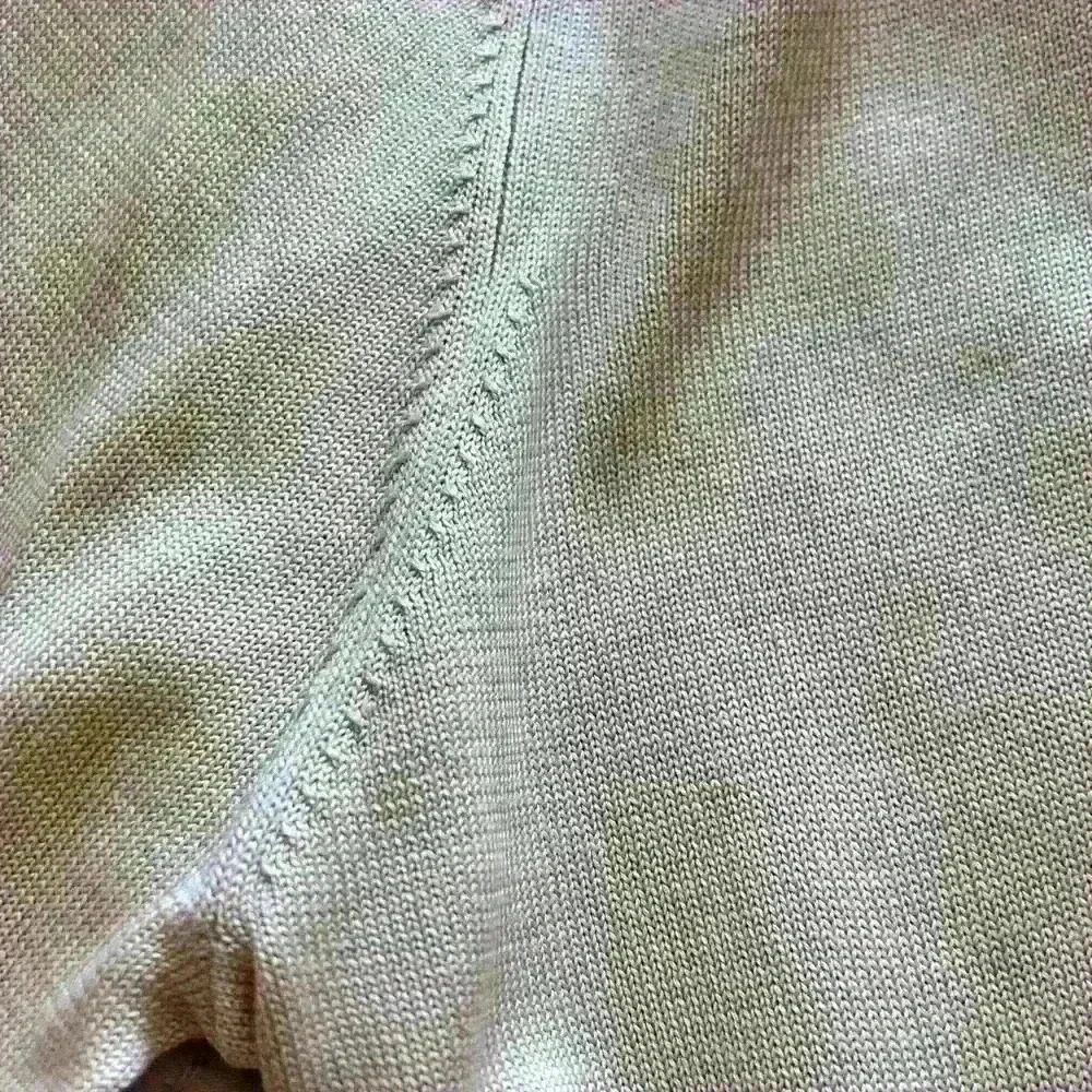 100% silk cardigan with ruffle front detail size M/L - Picture 3 of 8
